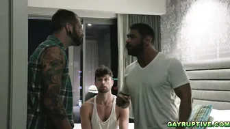 Draven Navarro and Johnny Hill double anal fuck Drew Dixon