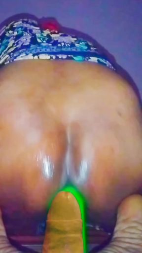 Curvy amateur plays with anal toys in homemade video