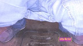 pissing in the garage in the evening - full video