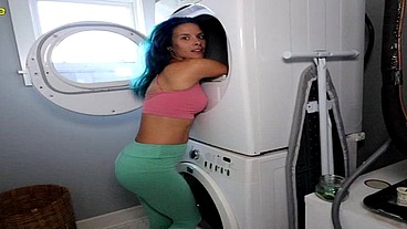 Sunshine Tampa peeing spandex yoga pants omorashi