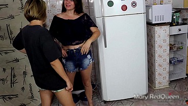 CHAMEI MINHA AMIGA PRA FAXINAR E ELA QUE LEVOU PAU DO MEU MARIDO!