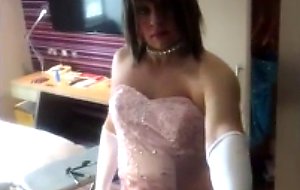 Sian in hotel doing walkabout