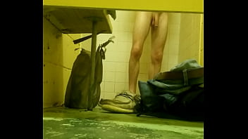 Guy with massive dick spied showering