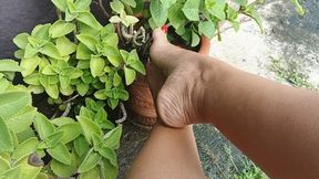 Beautiful feet with large pronounced arches (3)