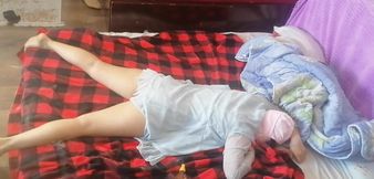 Hot couple erotic massage with oil on the body. Amateur wife gives me a handjob until I cum. Hot amateur couple crazy sex in the