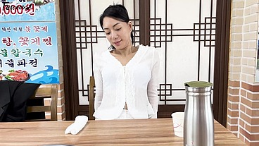 Korea - [Outdoor Exhibitionism] A Woman in Her Forties Falls in Love with a Fetishistic Pervert