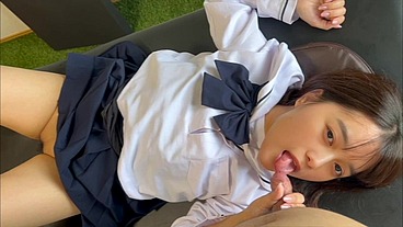 マッサージに受けるつもりできたけど本当はえっちなことに期待して、マッサージ師にハメ撮り撮影されて内心気持ちよがる女子◯生。