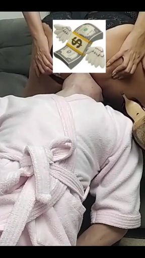 Goddess Kiffa's Facesitting