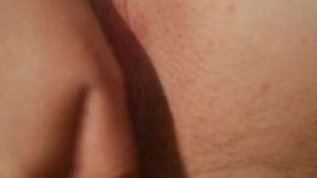 Nastolatka explores her own pussy&#x270C; with fingers