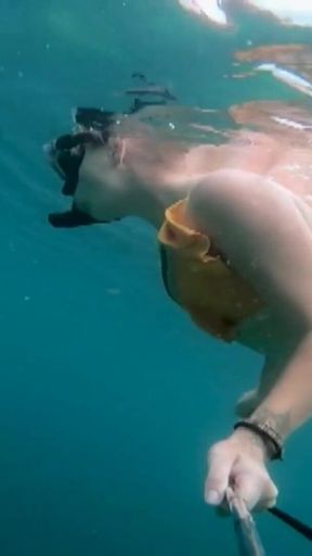 Snorkel Slut: Tight Bikini, Dive Mask & Underwater Fin Tease