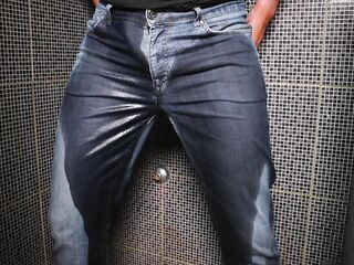 Guy pee inside his jeans and jizz flow on end