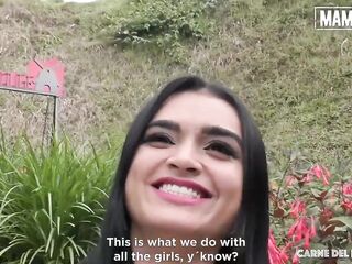 Julia Cruz Becomes The Cum Wench Of 2 Chaps In Naughty Threeway - CARNE DEL MERCADO