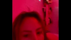 Session fellation sur gode black dans ma baignoire et masturbation