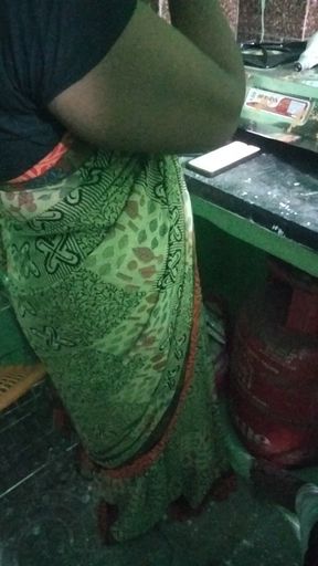 Saree Wearing New Aunty Talking