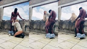 bbc macho dotado fudendo forte o cuzinho da safada em casa abandonada na beira da pista