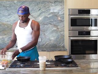 A LARGE PROTEIN LOAD FOR BREAKFAST with Tyrone Love
