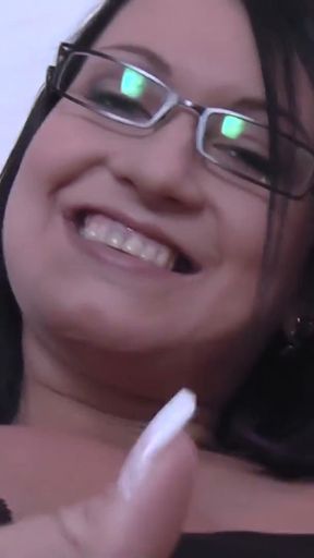 Teen mit Maulsperre weil Sie immer laut Schreit   Clip 2