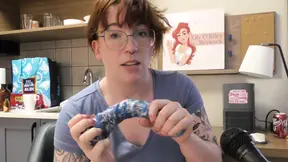 Review: Uberrime takes us through her scene with the Night King dildo.