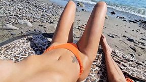 Getting off on public sex &mdash;  we grind hard on the sand