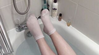 Soak Socks & Belly Strokes Inside The Hot Tub - BBW Fat Sock Tina Snua