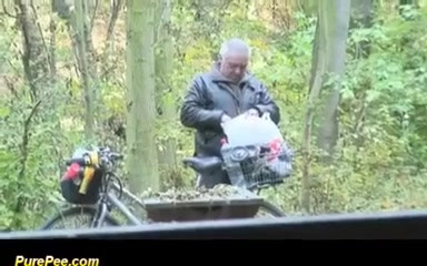 Outdoor pissing and blowjob