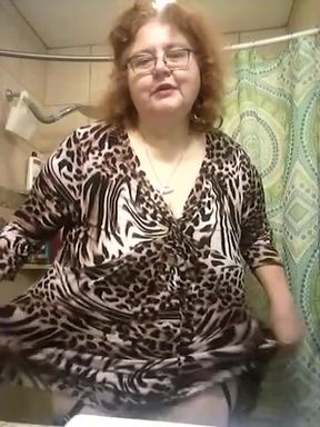 SSBBW stripping in the bathroom