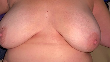 Big Natural Tits Mature shaking