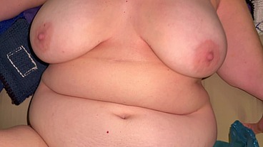 Big Natural Tits Mature shaking