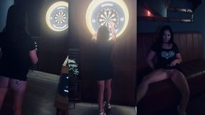 le cul a l’air dans un bar a lille les clients etaient contents ...