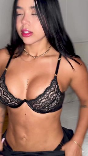 Angie Lorenna the Super Squirter