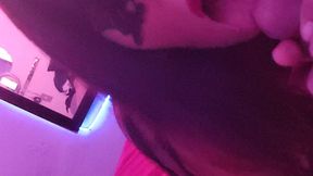 Primero le bailo y luego me penetra delicioso el padrastro de mi compañera de clase