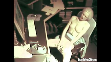Amateur blonde teen msturbates with dildo