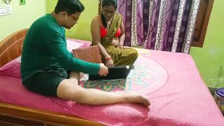 Hot IT Engineer Sumita Get Fucked and Creampied in Saree