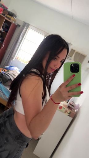 OnlyFans teen shows off her tits
