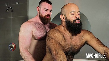 Relaxing int the bathtube