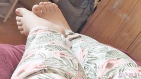 POV of afternoon solo play with my thick, pale feet, enjoying my chubby toes and wrinkly soles rubbing together on a fuzzy blanket for the pleasure of feet fetish lovers and female feet worshipers