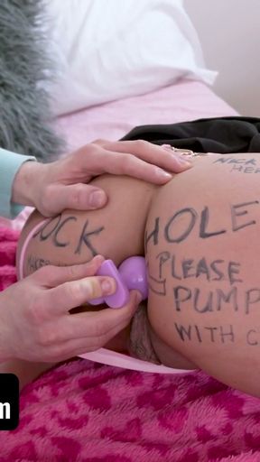 Gia Dibella Wants To Go Viral By Following A Trend On Social Media - Spreading Her Asscheeks   Clip 1