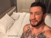 Lawrence London showing his hole