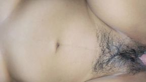 follandome a mi hermanastra por apuesta de partido de futbol!! me paga con su cono peludo y mojado!!