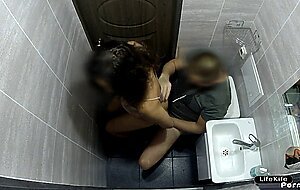 Lifekife, fucked a sweet slut in the toilet of a night
