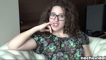 Ella es una gran admiradora de Nacho Vidal y se muere de ganas de ser follada