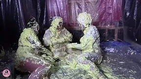 MESSY SPRAY GUNGE WITH 3 MILFS