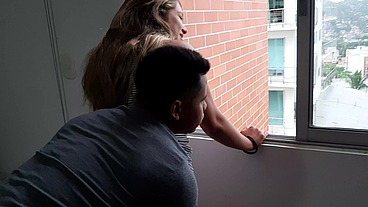 Que lindo culo tiene mi hermosa hermanastra. Parte 1. Chupo su rico coño