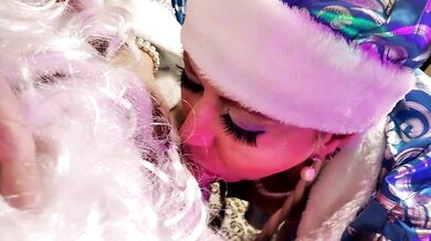 Fucking Christmas at Aimee & Peter's-2. Santa Claus's cock in close-up & mature Santa girl cocksucke
