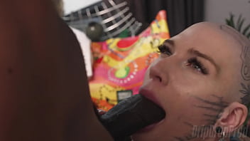TigerBabeX Likes Sucking &amp_ Having Him Cum on Her Bald Head!!