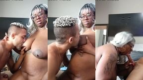 mamando nas tetas cheias de leite e gozando encima dela no final depois de um belo boquete.