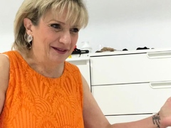 Masturbation close up Tamara big clit