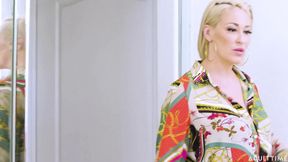 Adult Time - MILF Ryan Keely Finds Aaliyah Love Stuck in Tub & Turns Rescue Into Wet Pussy Eating