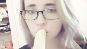 ”Compilation 18 year old teen sucks a banana, imagining that it is a dick”