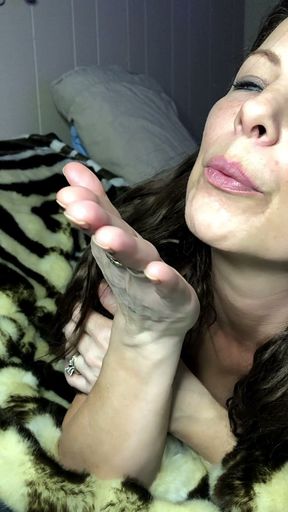 MILF Solo Masturbation Performance